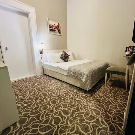 Aria Palace Taksim & *