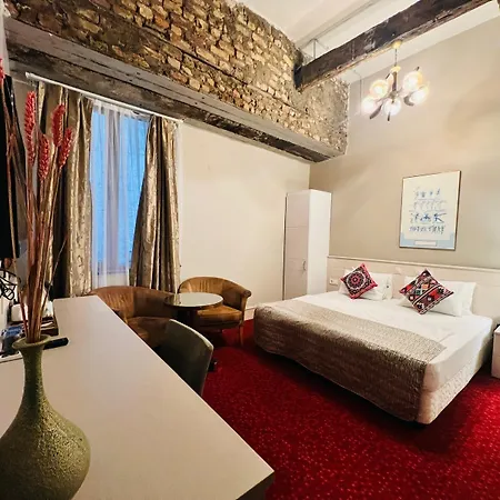 Aria Palace Taksim & Gazde/Camere de închiriat *